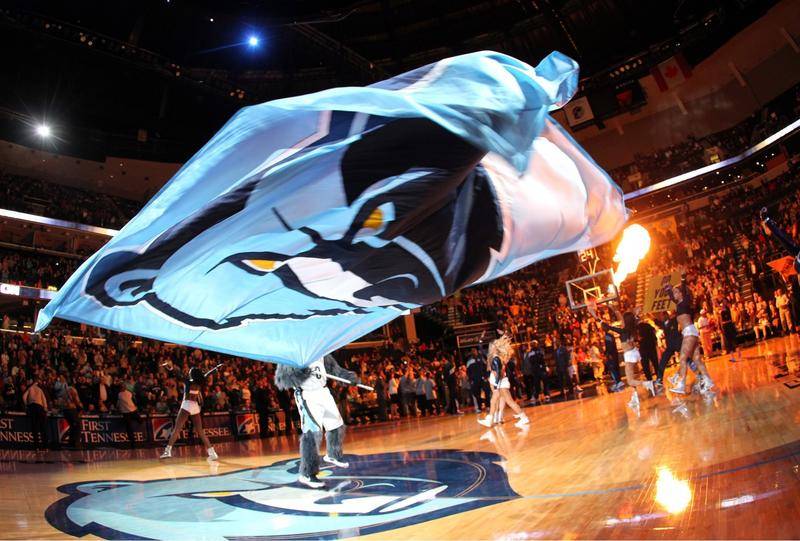 通过回顾她 通过回顾她